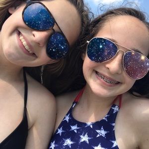 Meet your Posher, Julia and monica